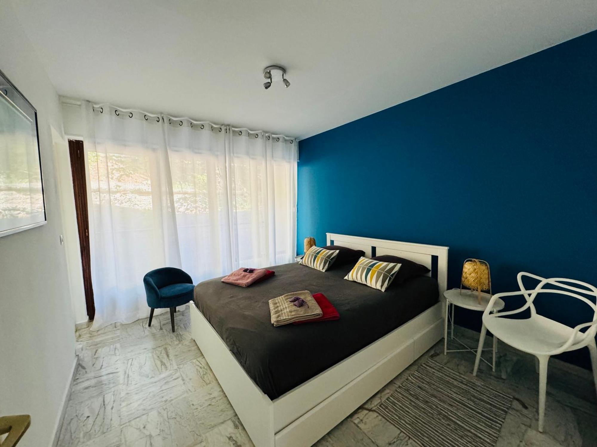 Bandol Roc Beach Vue Mer Grand T3 Face A La Plage Avec Parking المظهر الخارجي الصورة